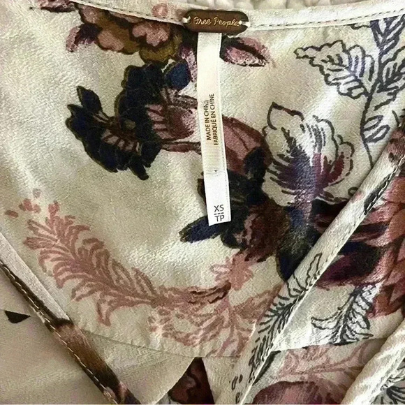 Free People Floral Rayon Cross Strap Bell Sleeve Shift Tunic Blouse Size XS - Picture 13 of 16